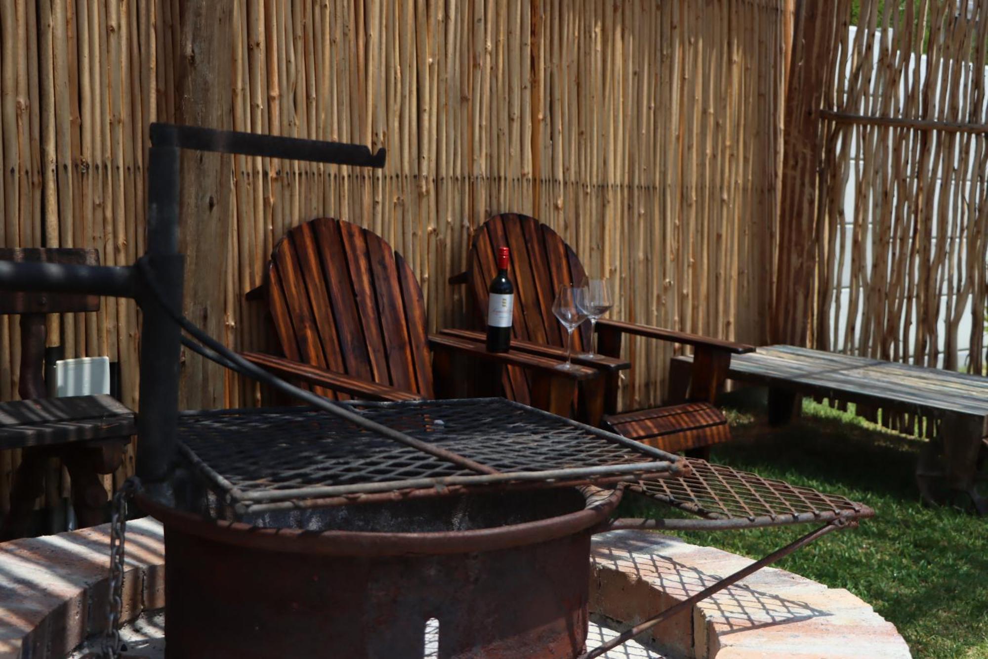 Nivenia Beach House Bettyʼs Bay Екстериор снимка