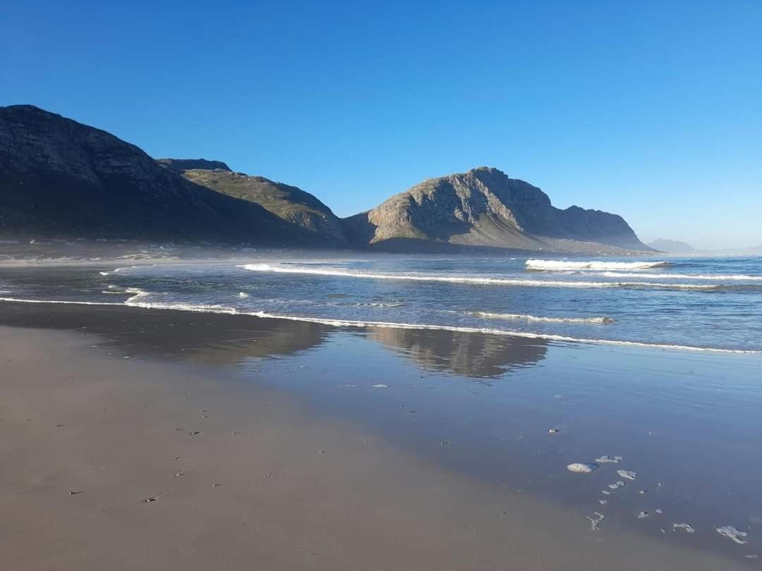 Nivenia Beach House Bettyʼs Bay Екстериор снимка
