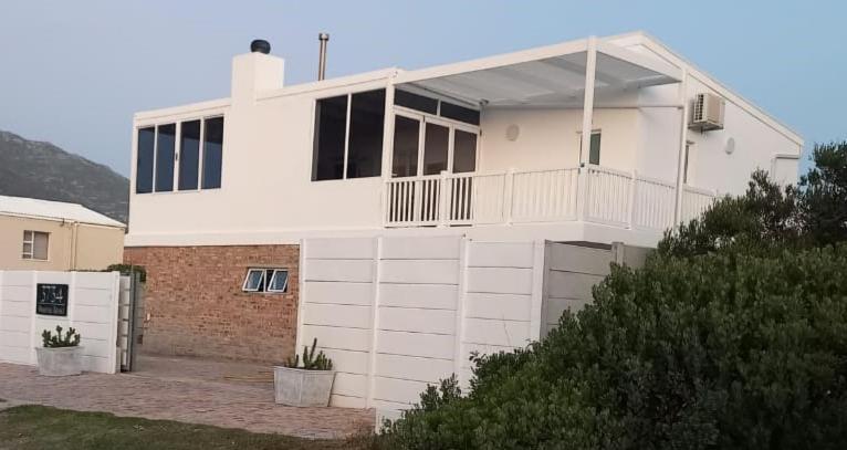 Nivenia Beach House Bettyʼs Bay Екстериор снимка