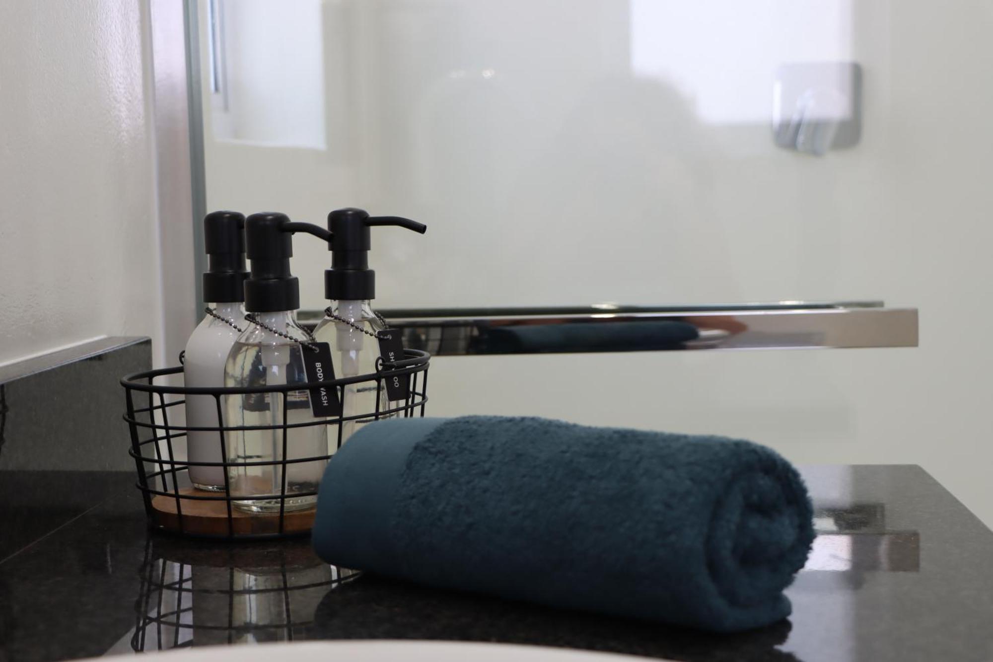 Nivenia Beach House Bettyʼs Bay Екстериор снимка