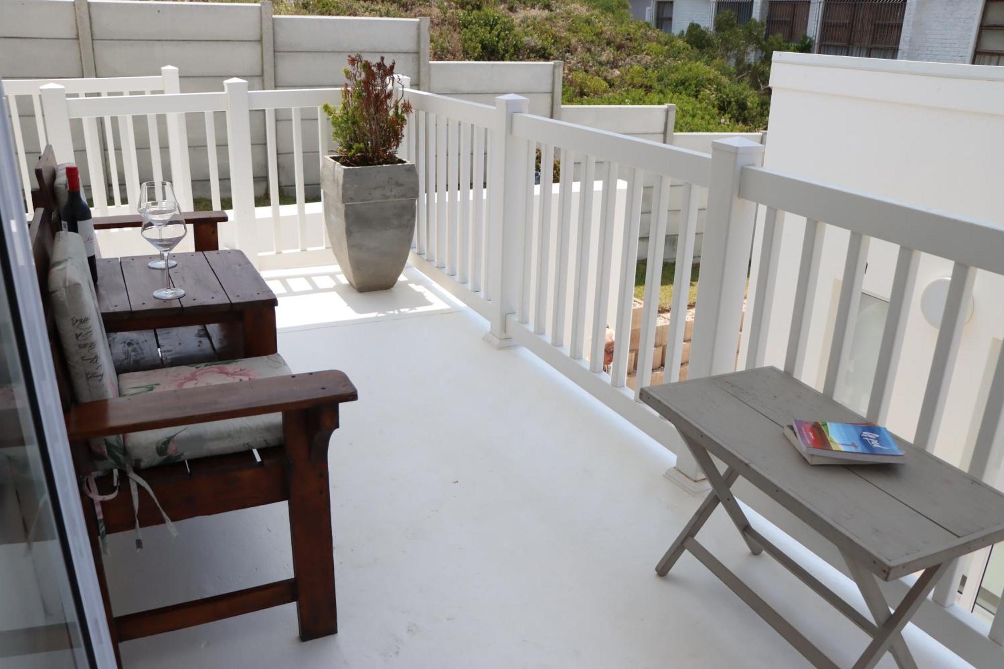 Nivenia Beach House Bettyʼs Bay Екстериор снимка
