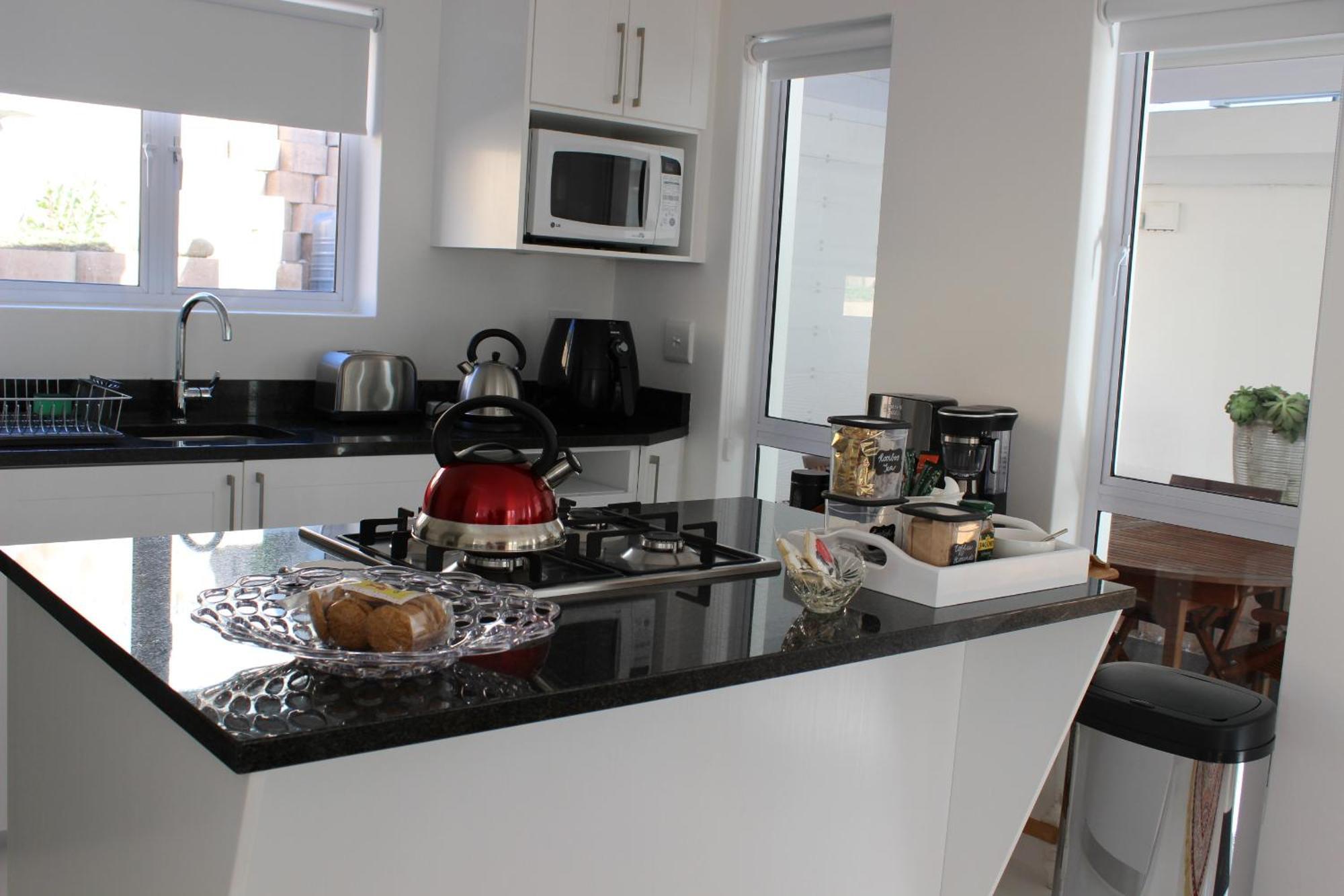 Nivenia Beach House Bettyʼs Bay Екстериор снимка