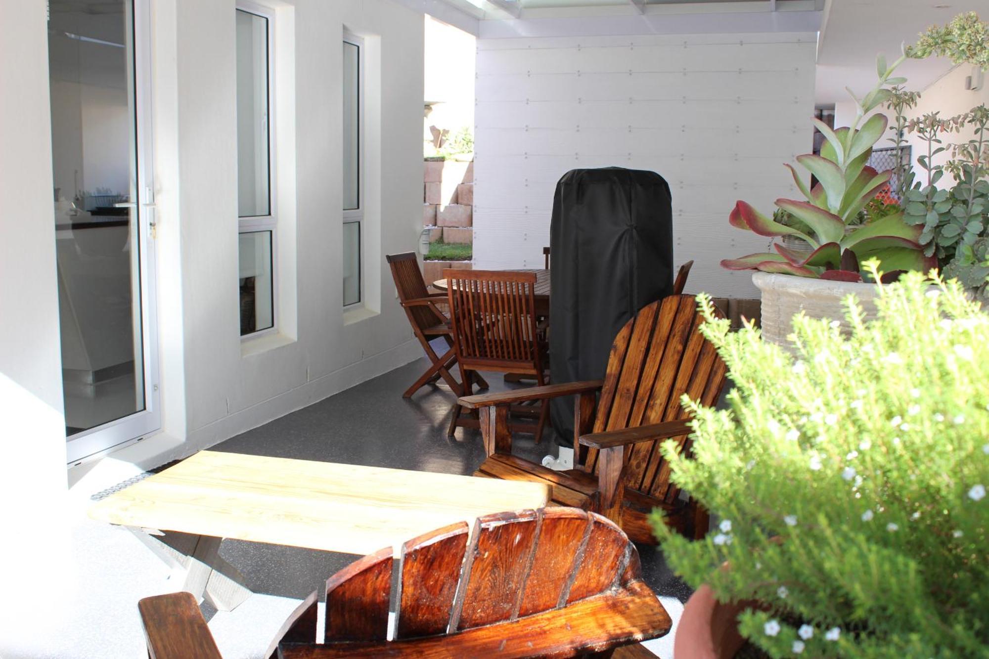 Nivenia Beach House Bettyʼs Bay Екстериор снимка